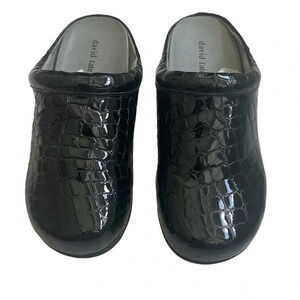 David Tate Catalina Crocodile/Patent Black Clogs Size 8